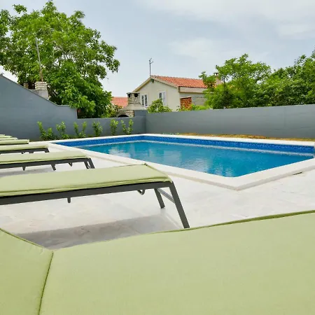 Ilux By Interhome